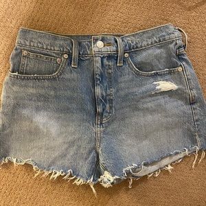 Madewell relaxed denim short, NWOT. Size 27